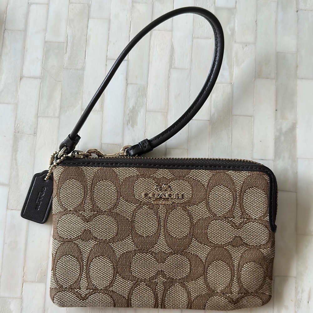 Signature C Coach Wristlet Barely Used - image 1